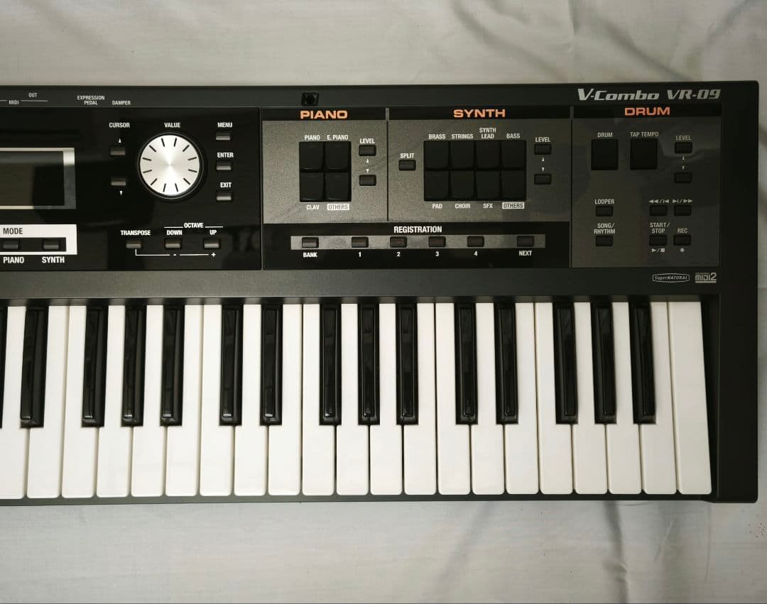 ROLAND V-Combo VR-09 61鍵盤 キーボード、シンセサイザー