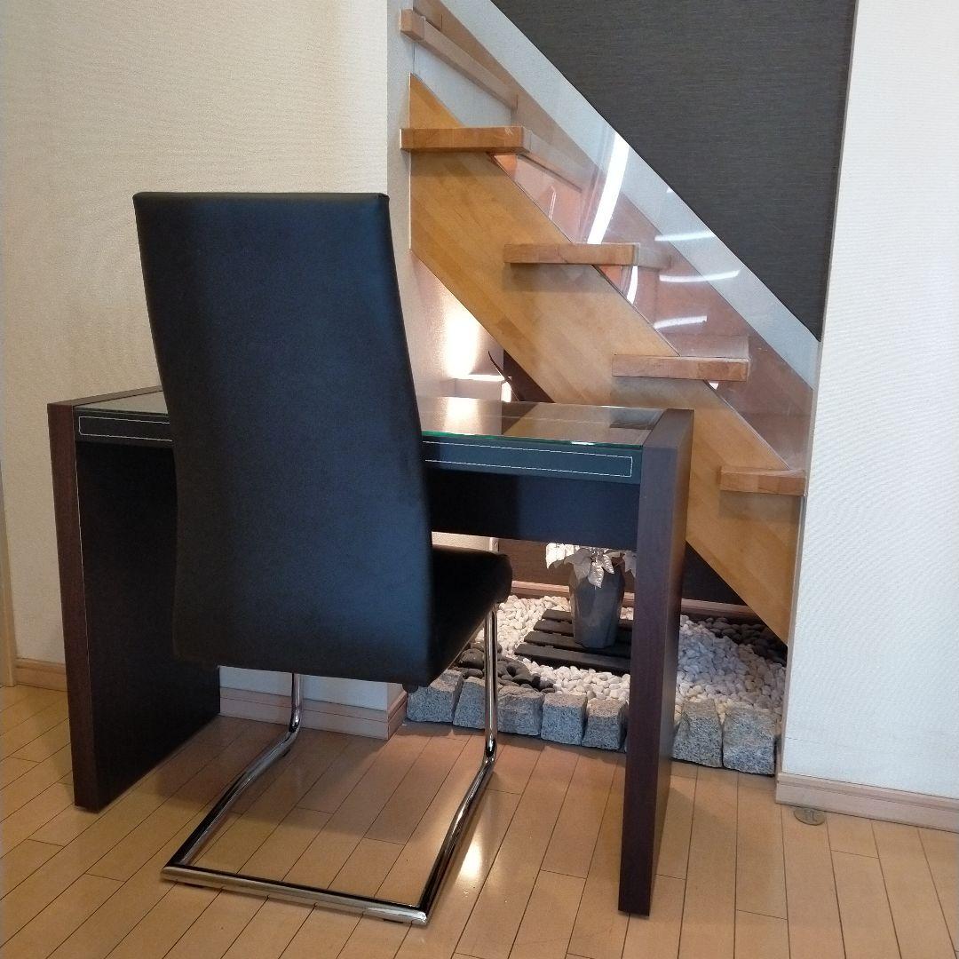 【美品】かっこいいガラストップ レザー張り調テーブル イスセット