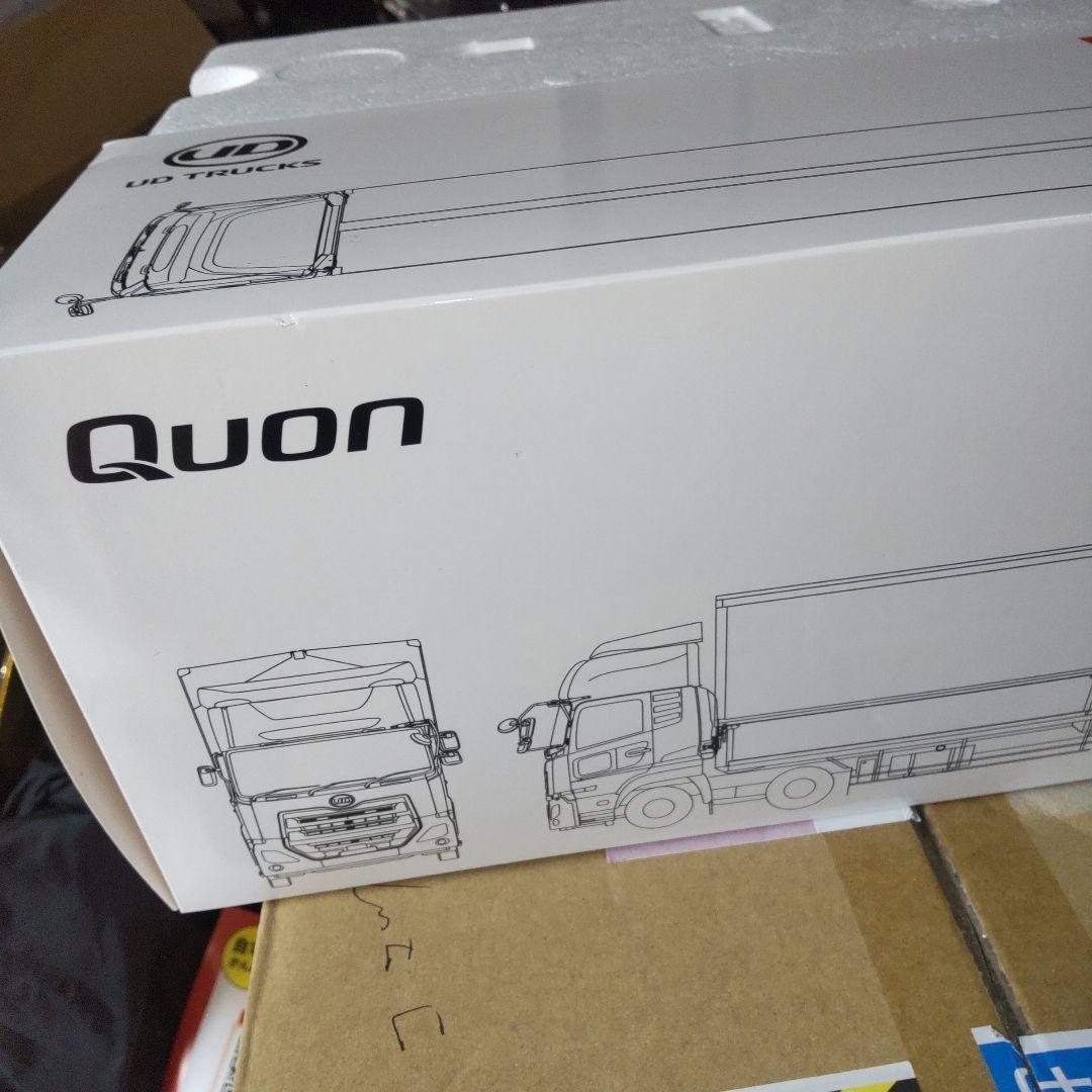 UDトラックス　クオン　低床4軸ハイルーフトラック1/43スケール