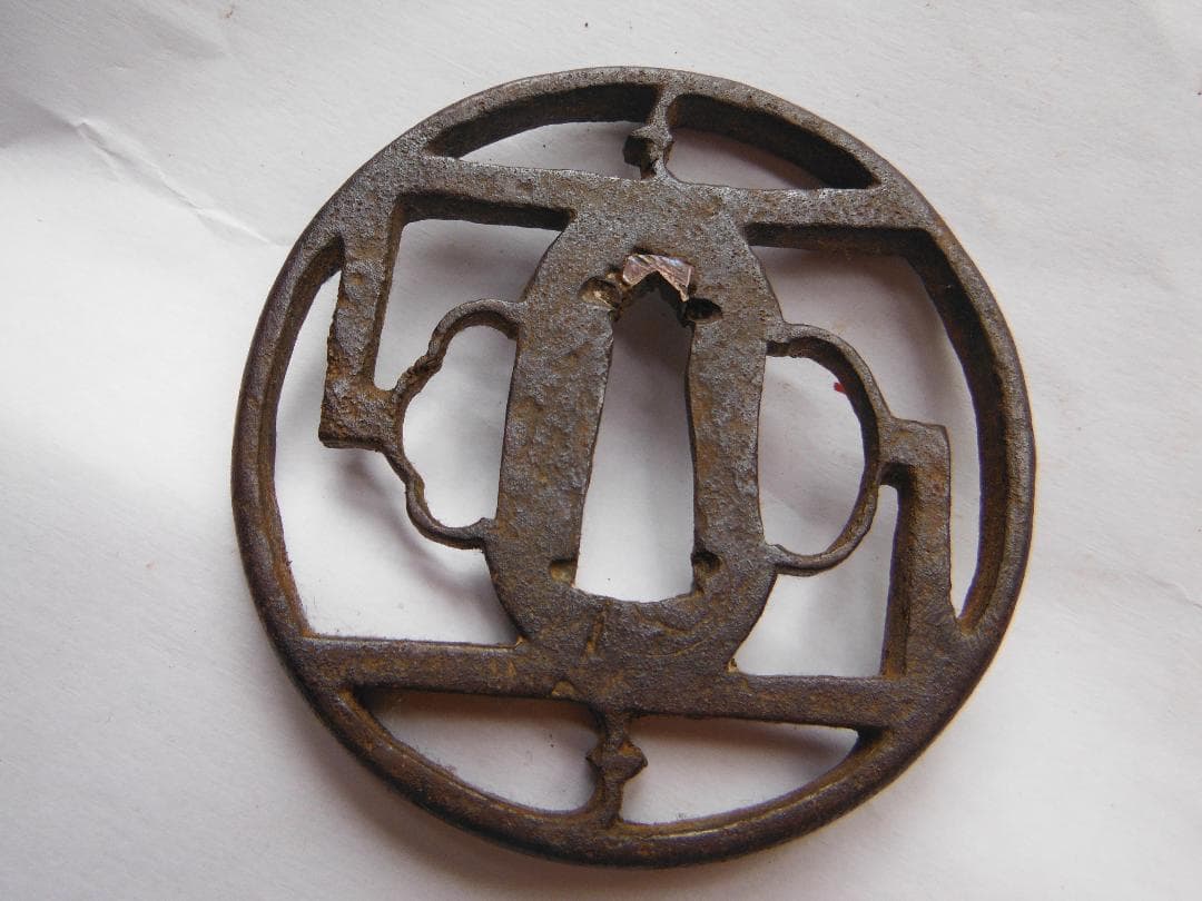 刀装具・ 鍔(つば) 装飾的デザイン