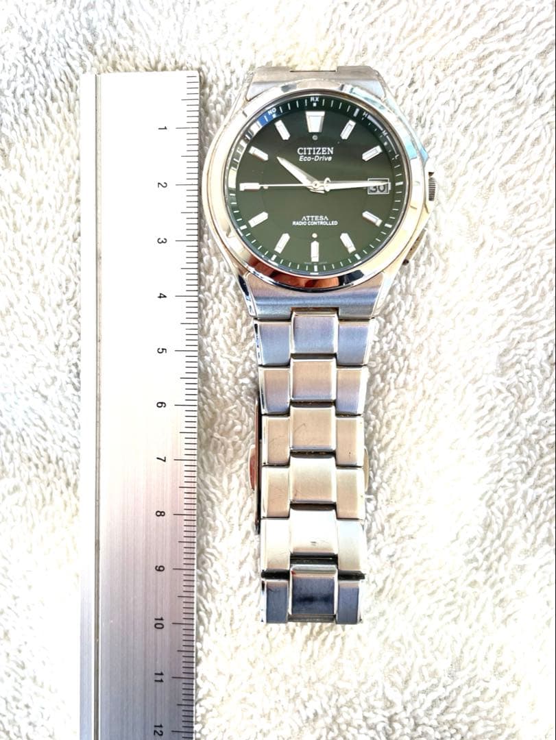 美品❣シチズンATTESA❣H110黒文字盤 チタン　デート　電波ソーラー　稼働