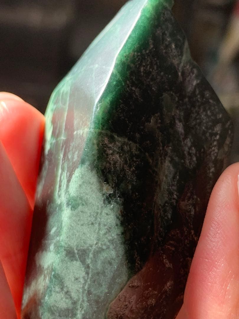 極上ろうかん糸魚川翡翠 原石 ひすい 糸魚川ヒスイ コン沢 国産鉱物