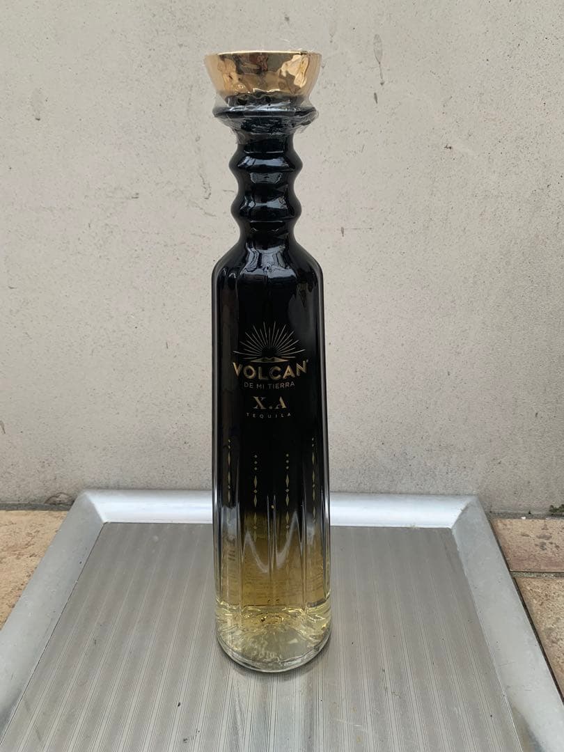 ボルカンデミティエラ X.A エクストラアネホ 750ml未開封 正規品 箱なし 2023年6月より「ボルカン X.A」の取り扱いを開始 | モエ ヘネシー