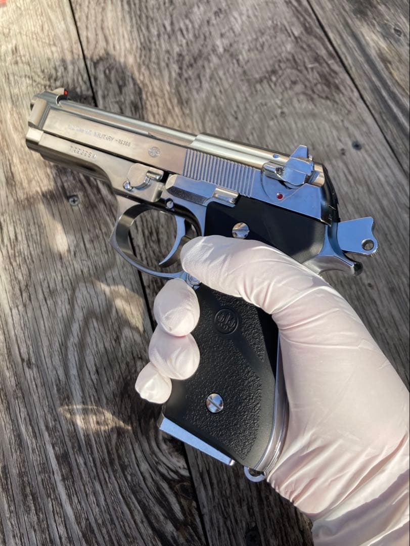 【最終値下げ】東京マルイ　M92F クロームステンレス スペアマガジン付き