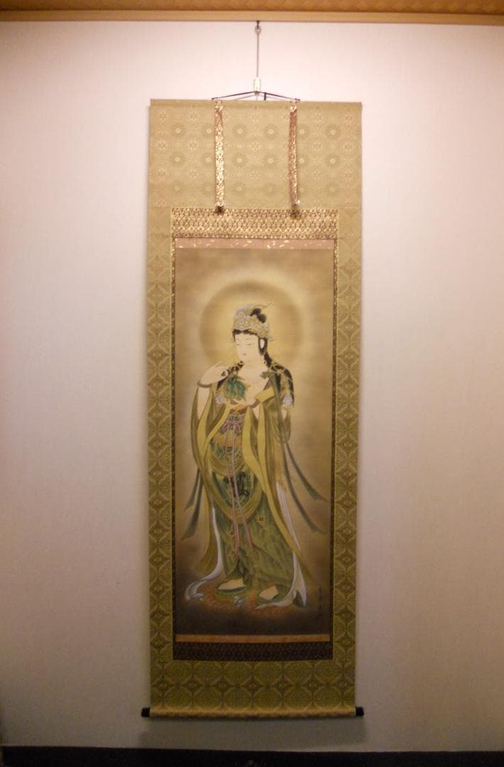 掛け軸 野村雪草 『 楊柳観音 』 絹本 希少 軸装 茶道具 掛軸 美品 です。