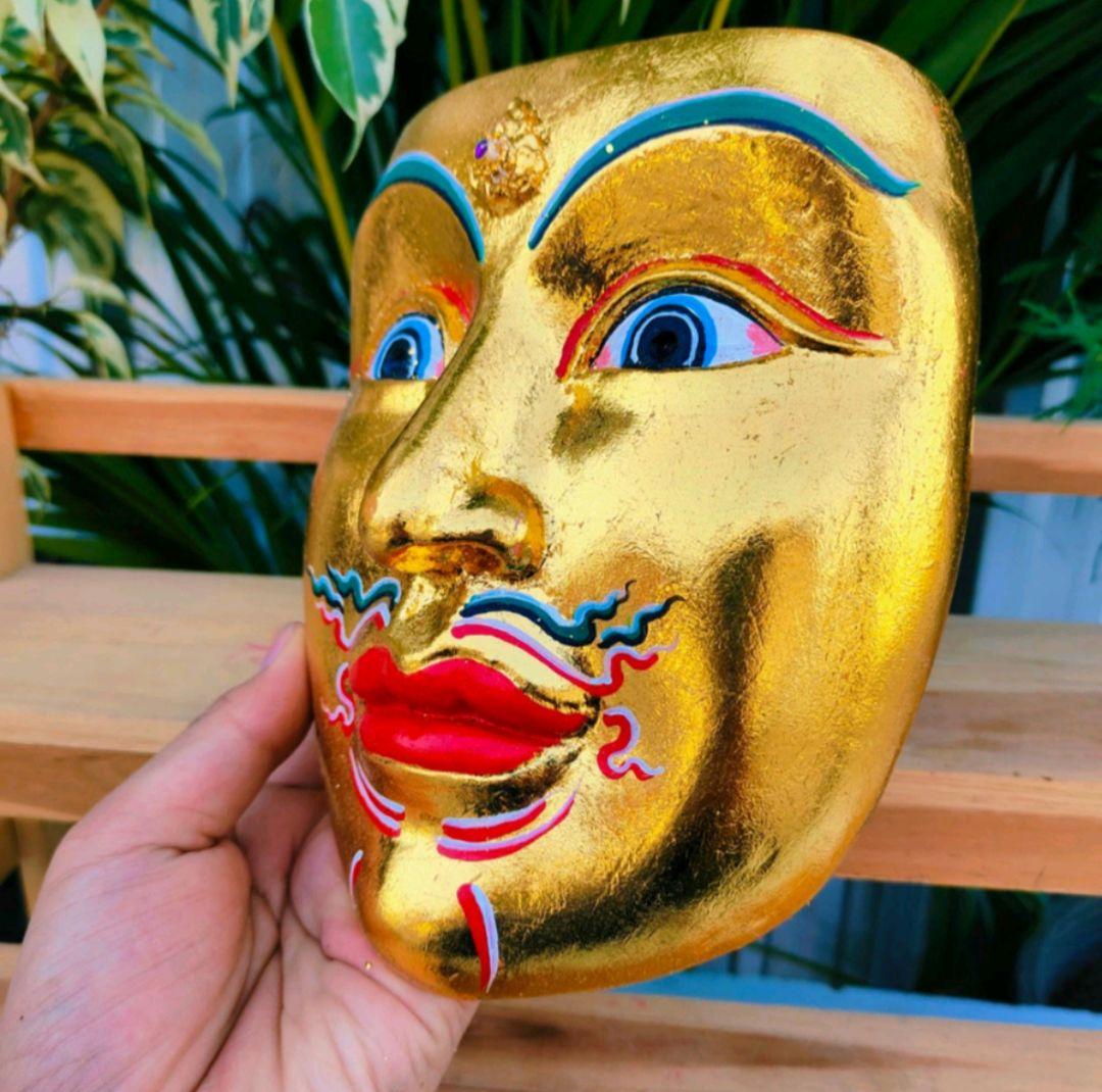Na Na Thong Mask タイのお守り プラクルアン 恋愛 幸運 金運