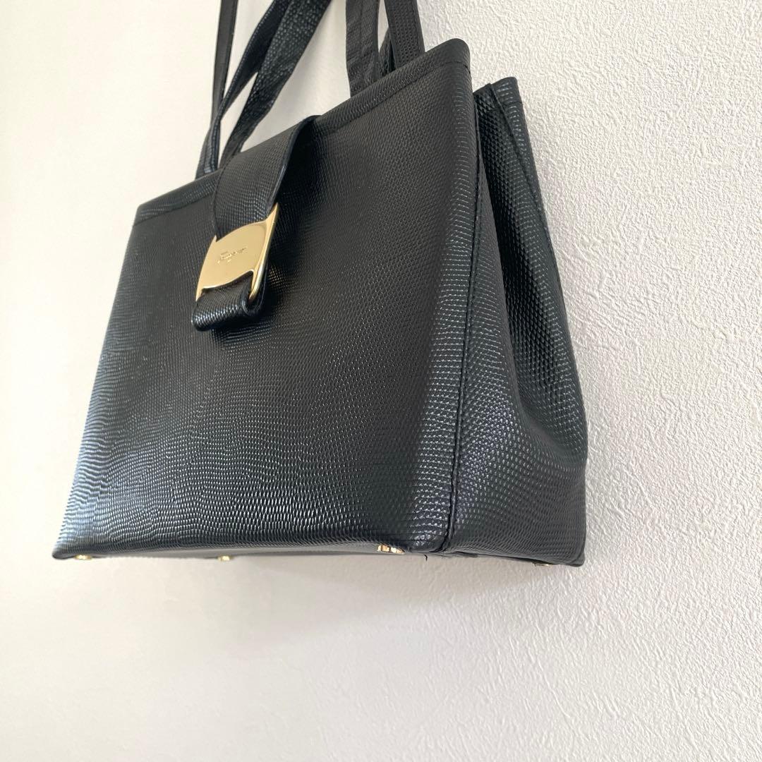 極美品✨サルヴァトーレフェラガモ　ヴァラリボン　2WAY ハンドショルダー　くろ