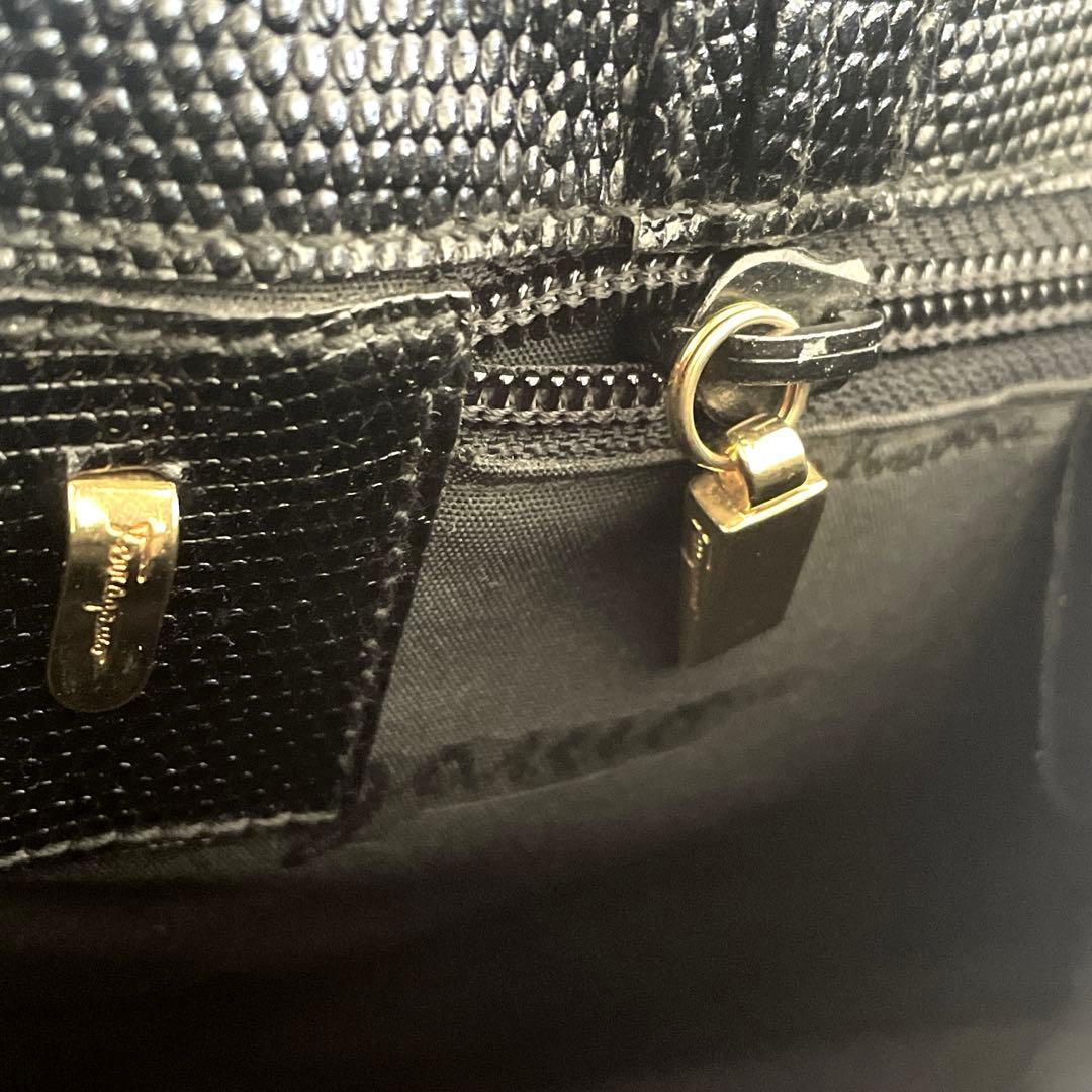 極美品✨サルヴァトーレフェラガモ　ヴァラリボン　2WAY ハンドショルダー　くろ