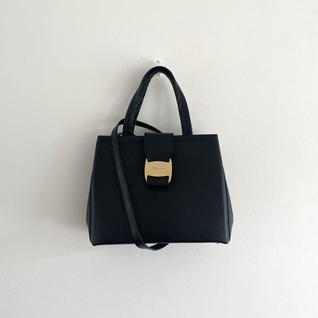 極美品✨サルヴァトーレフェラガモ　ヴァラリボン　2WAY ハンドショルダー　くろ