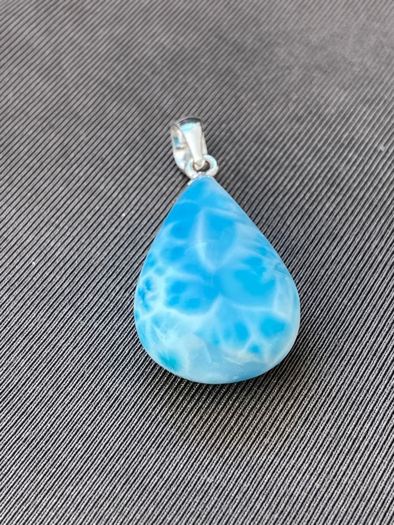 天然石☆高品質！ラリマーしずく型ペンダントップ☆透明感高いブルー＆模様