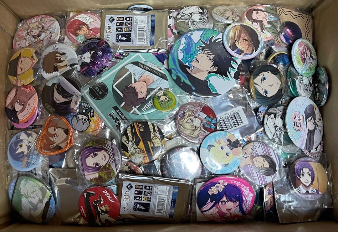 アニメグッズ　キャラクターグッズ 缶バッジ まとめ売り　1200個以上一箱限定