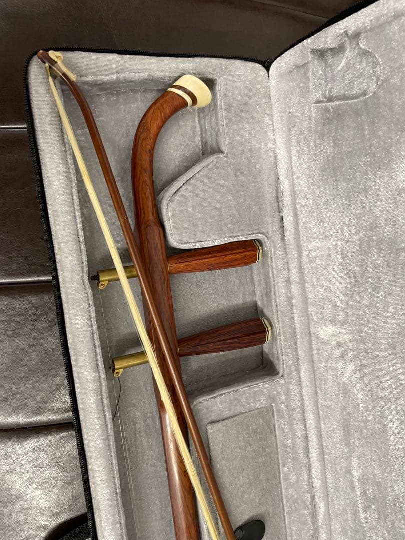 現状品　ケース付き　二胡　ヘビ皮　花梨木　弦楽器