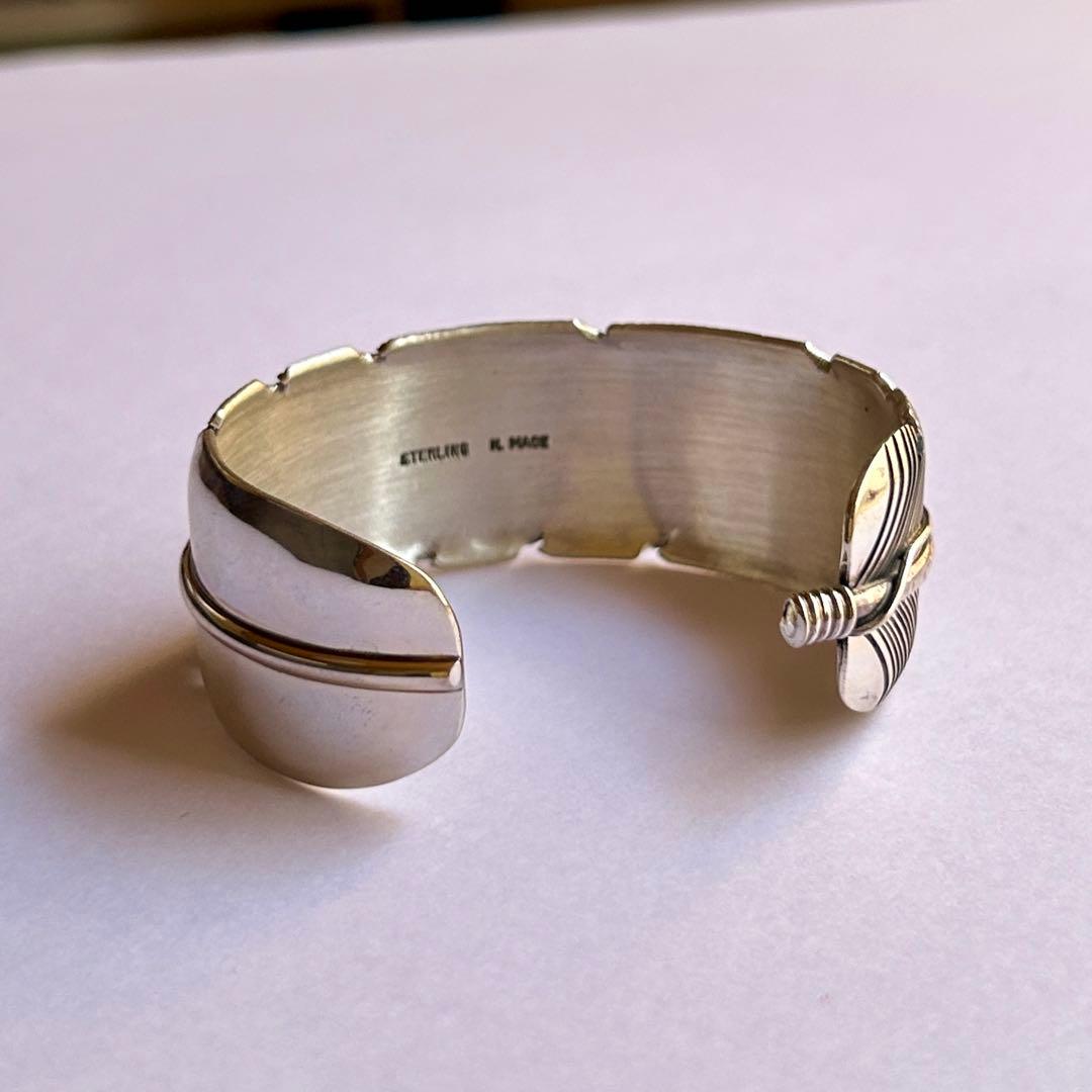 ナバホ族 ハーヴィーメイス フェザーバングル