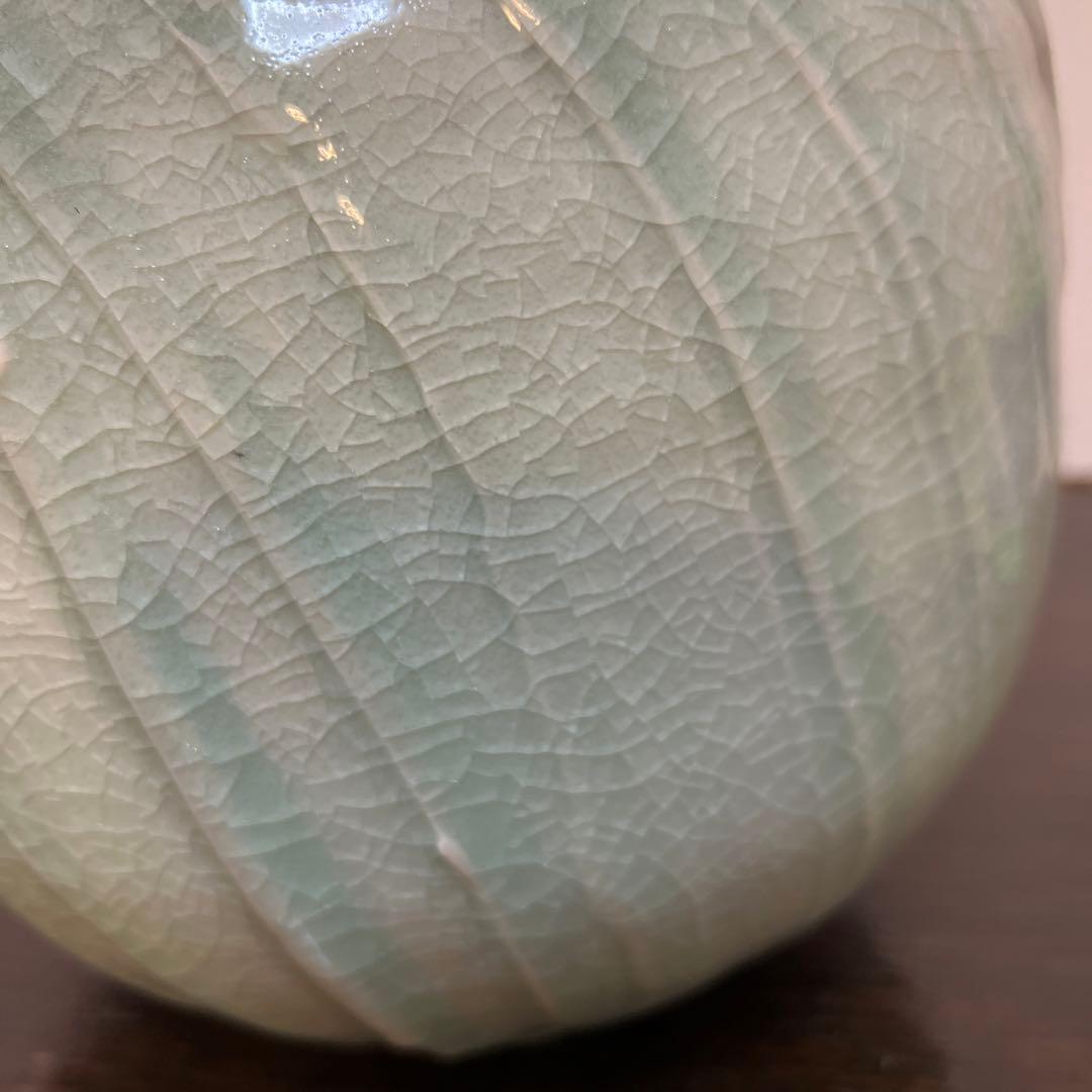 青磁の花器 魅力的なフォルム 一点物