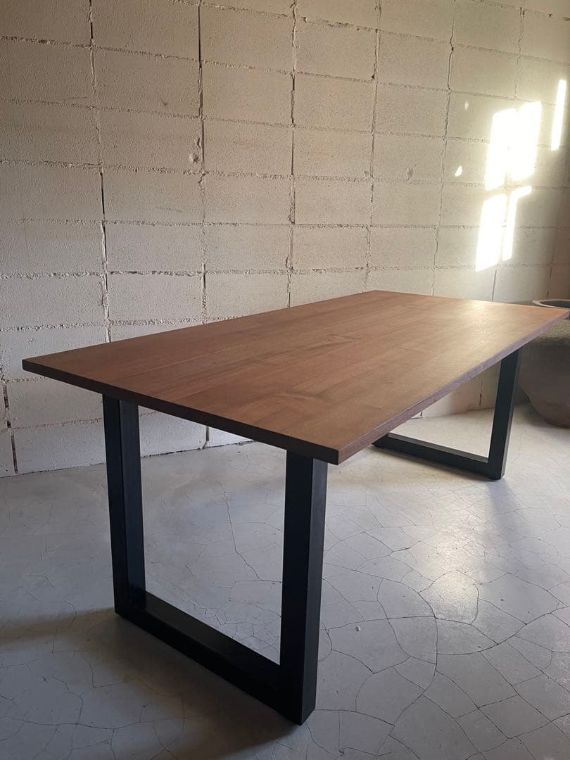 美品　MasterWal ワイルドウッド ダイニングテーブル　ウォールナット無垢