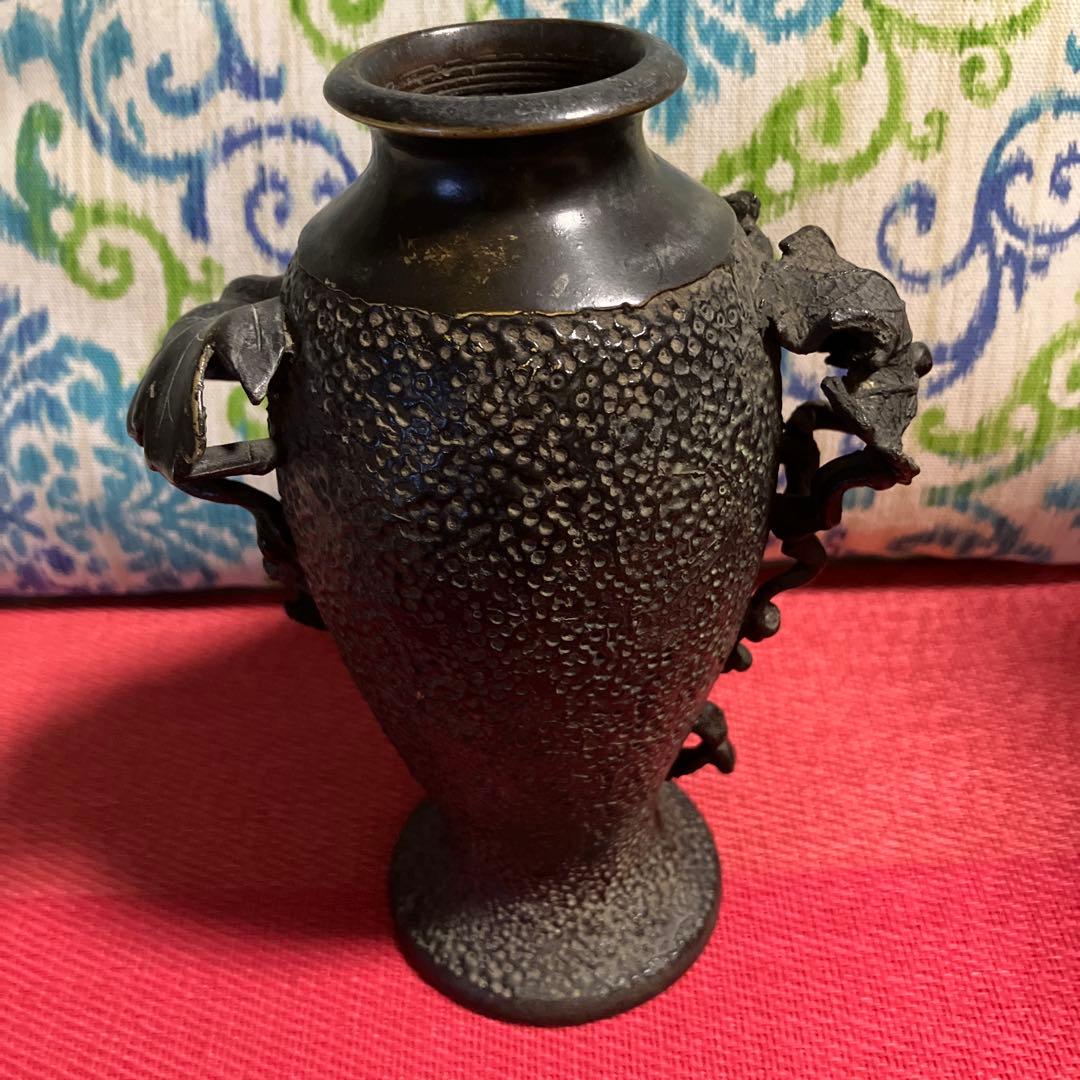 希少レトロな赤堀信平 銅製 盛上 葡萄文 花瓶