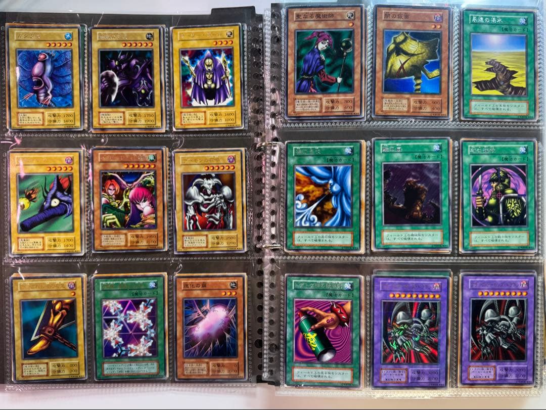 遊戯王カード 初期・2期 レアカード セミコンプ 640枚セット 1/3ページ目