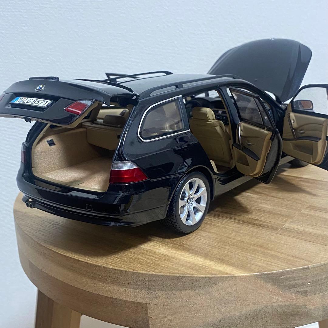 1/18 ディーラー特注　BMW 5 Series Touring 545i