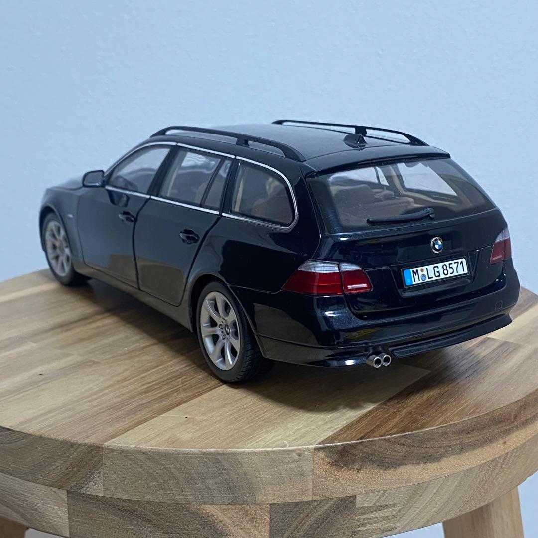 1/18 ディーラー特注　BMW 5 Series Touring 545i