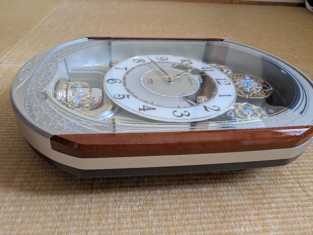 【美品】SEIKO 電波掛時計 クリスタル装飾