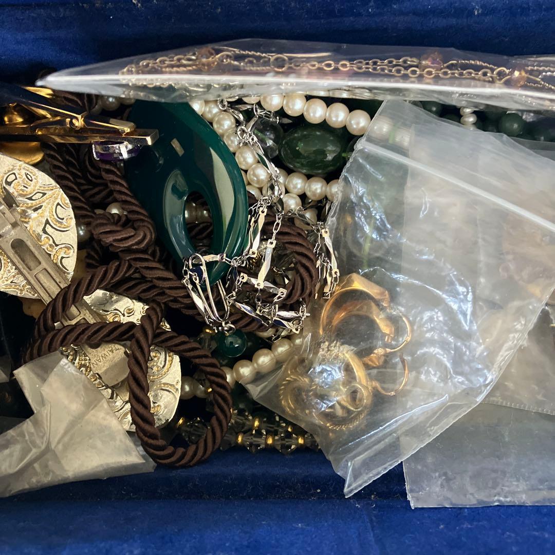 東*！様 生前整理　遺品整理　アクセサリー