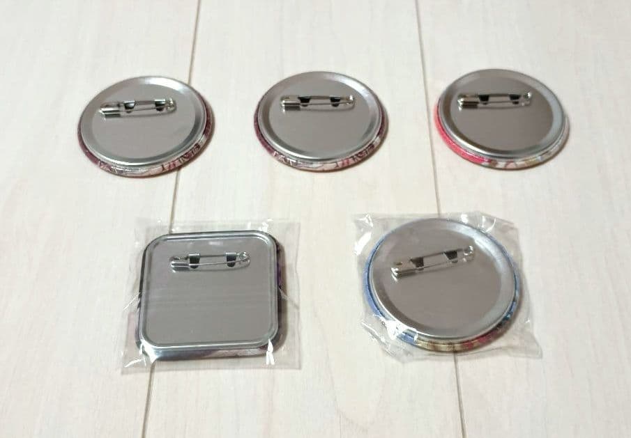 第五人格　血の女王　夢の魔女　写真家　缶バッジ　5つセット