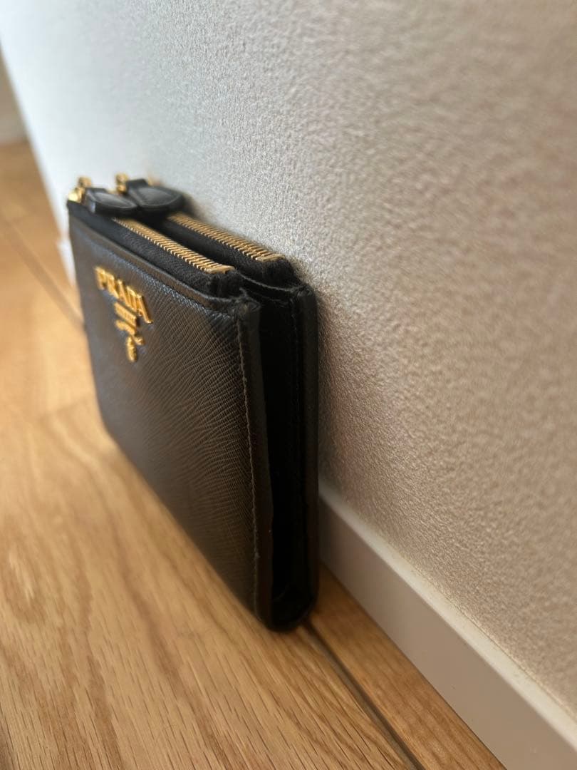 PRADA サフィアーノ ブラック 二つ折り財布