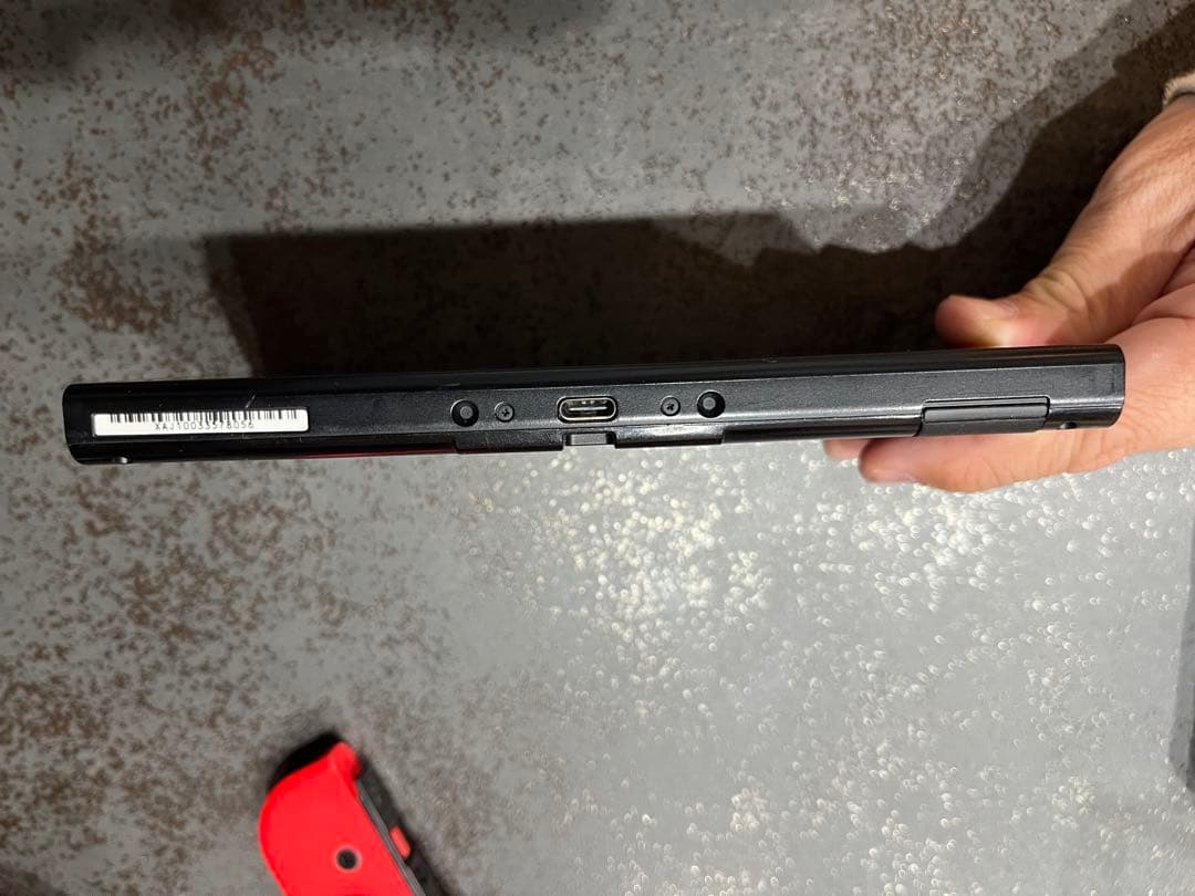 Nintendo Switch 本体 青と赤のJoy-Con付き