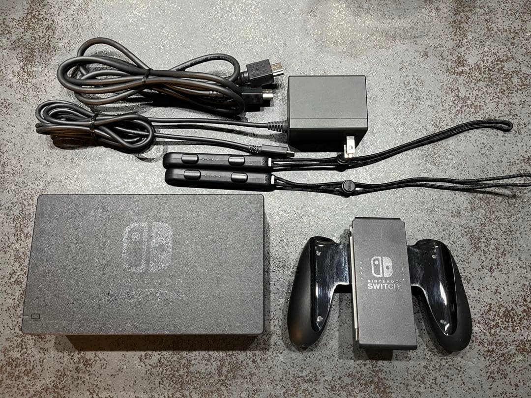 Nintendo Switch 本体 青と赤のJoy-Con付き