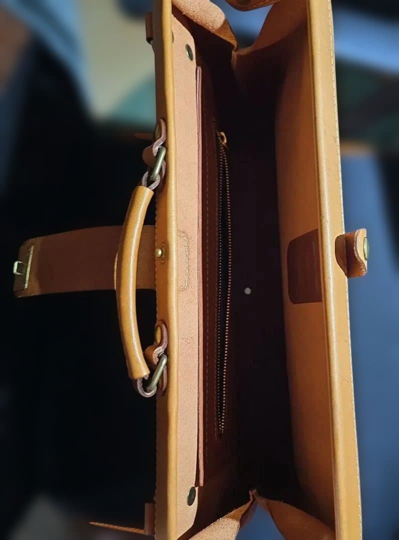 HERZ ヘルツ⭐ソフトダレスバッグ 本革 キャメル 鍵付き