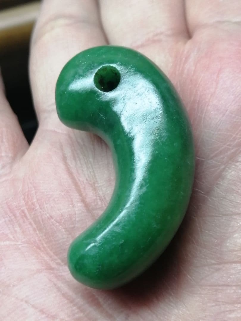 ★古墳期『糸魚川翡翠勾玉』出土品。4.8cm【超琅玕翡翠】最高峰の巨大勾玉です。