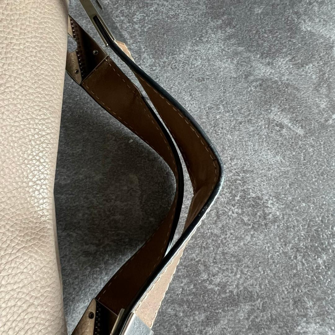 ⭐️ロエベ⭐️ 2WAY レザー クラッチバッグ ベージュ メタルバー