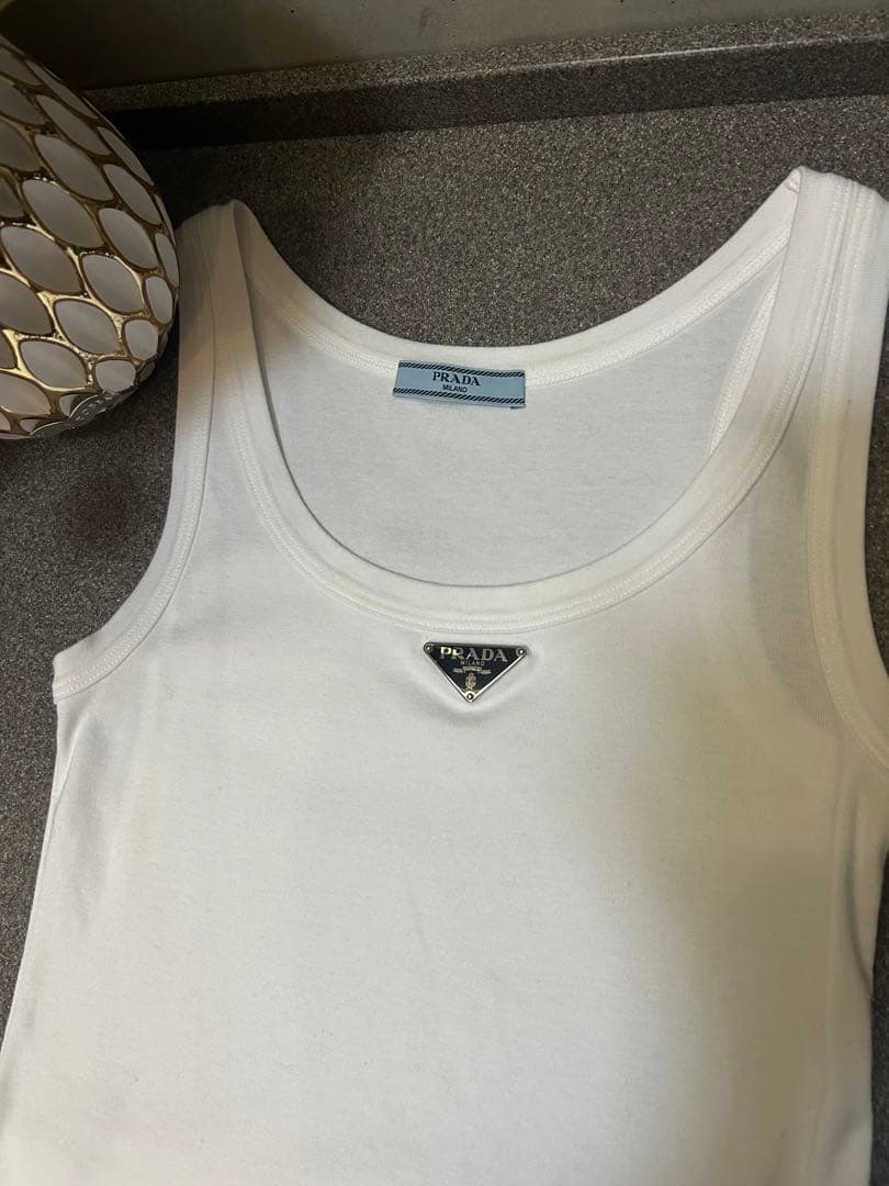 PRADA 三角ロゴ　タンクトップ　サイズ36