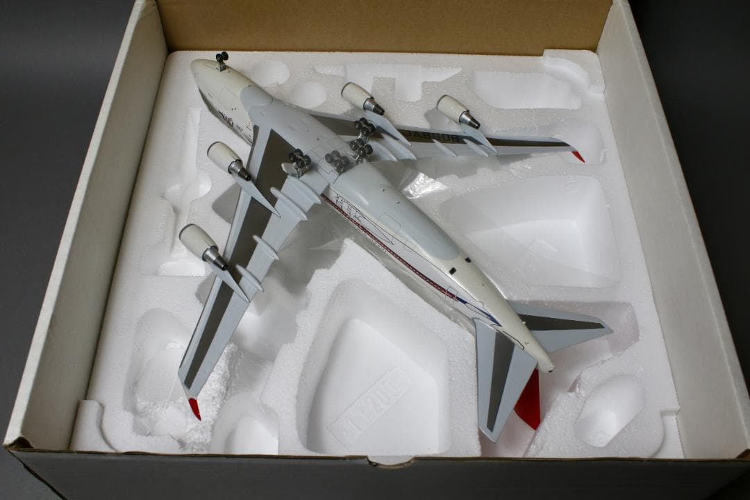 レア JAL B747-400 JA8906 AV2744002 1/200