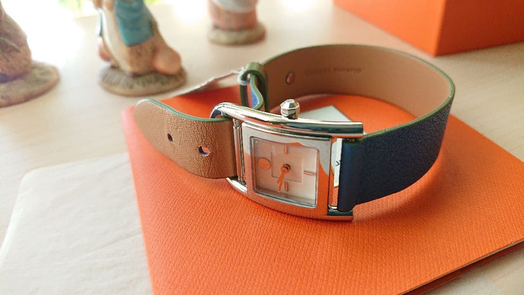 ★新品半額saleTory Burch 配色カラー クオーツレディースお洒落時計 ☆新品半額saleTory Burch 配色カラー クオーツレディースお洒落時計