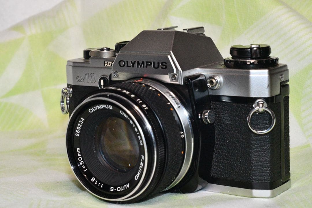 《動作品》OLYMPUS OM10 Silver+50/1.8 a406