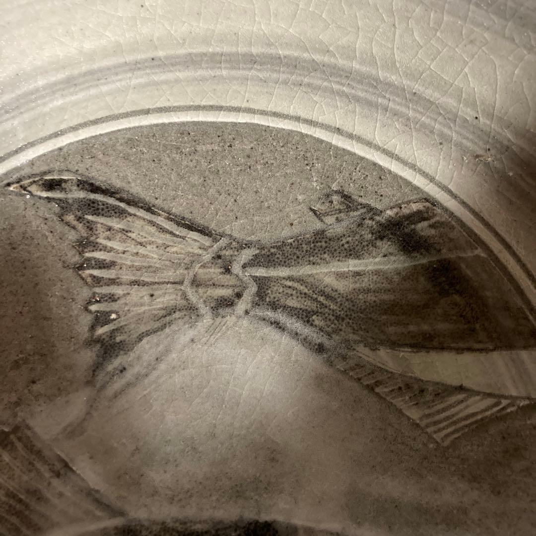 唐津焼　大皿　宸山窯　鉢　26.5cm 魚の絵柄 グレー陶器　煮物　正月　サラダ