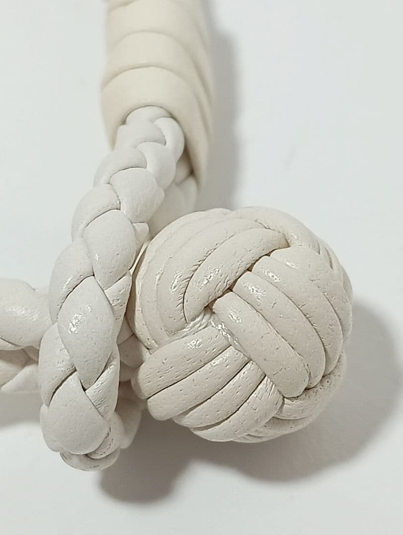 BOTTEGA VENETA　ボッテガベネタ　イントレチャート ブレスレット　白