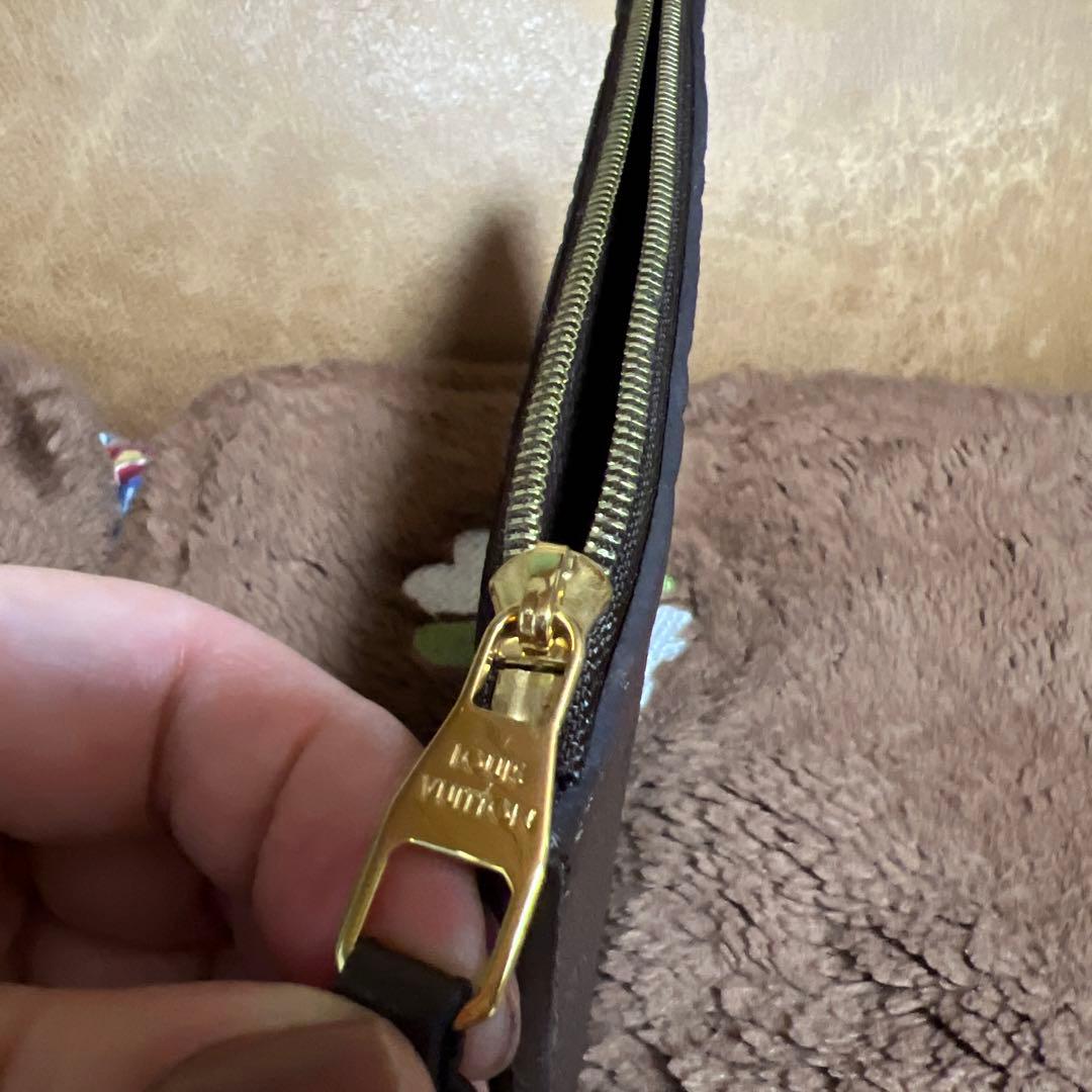 ルイ・ヴィトン　アンプラントケース　財布