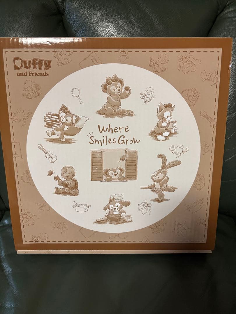 ダッフィー&フレンズ　Where Smiles Grow 掛け時計