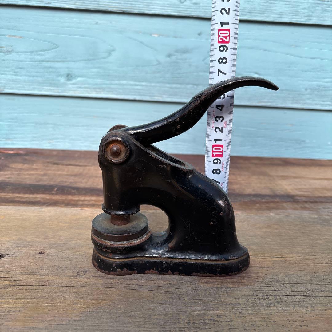 アメリカ ヴィンテージ エンボッサー スタンプ 05076 U.S.A.antique