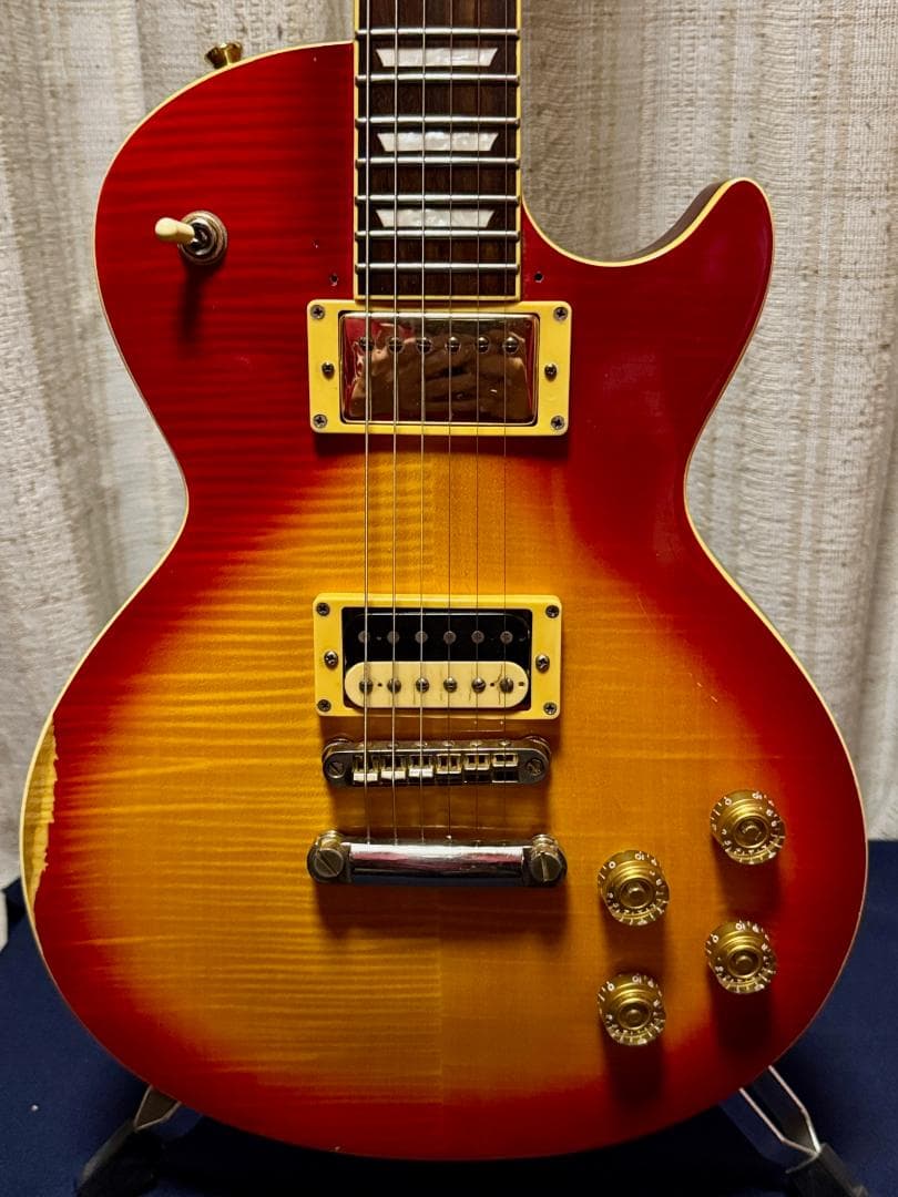 B*1様 メーカー不明ペガサスインレイ Les paul Model！