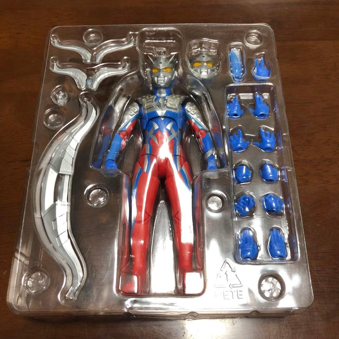 フィギュアーツ ウルトラマンゼロ 10th Special & ゼロマント S.H.