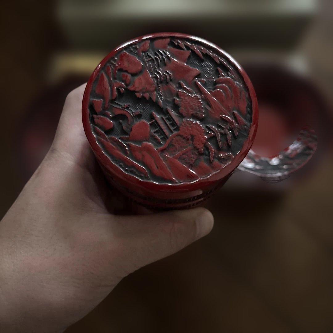 漆塗 赤色 浮彫り 皿と容器 セット