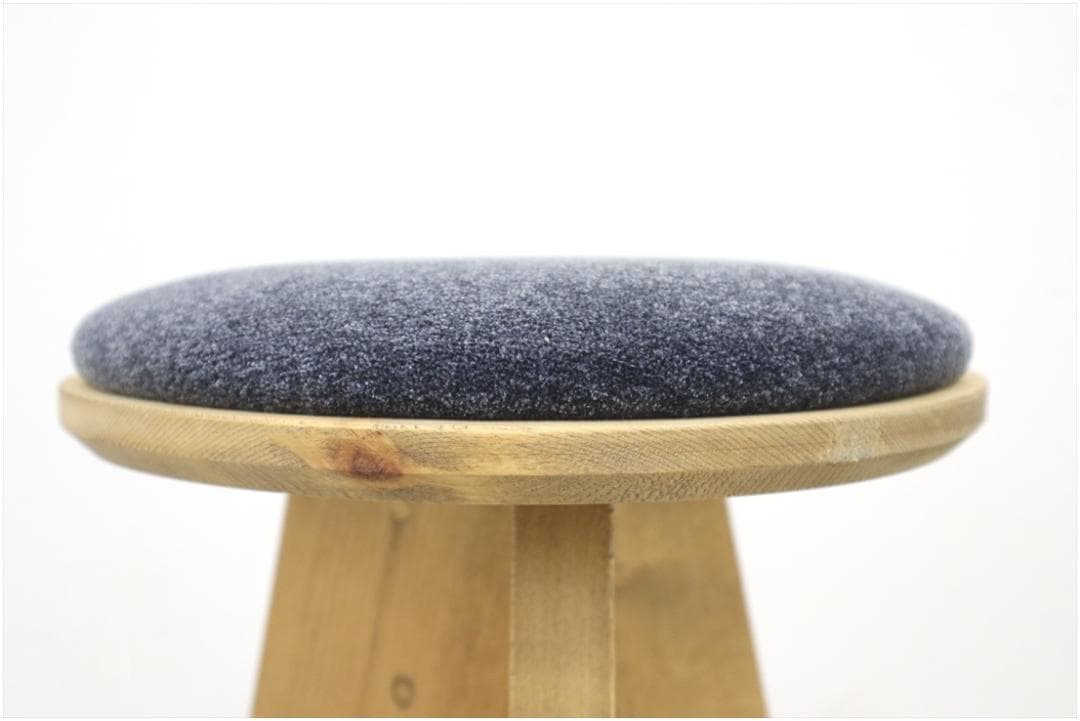 1 NEALD ニールド スツール 1脚 パイン無垢材 木製 チェア 丸椅子