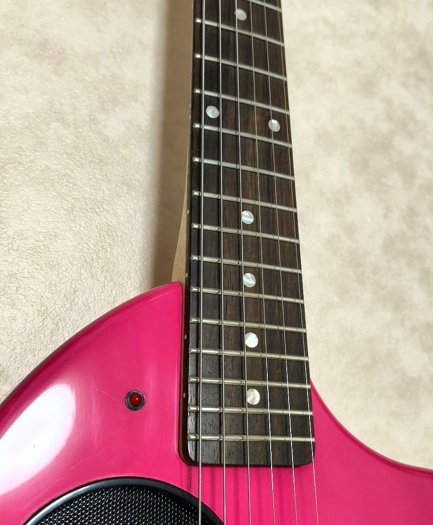 【美品！】ZO-3 パッションピンク アンプ内蔵ミニギター 専用ソフトケース付