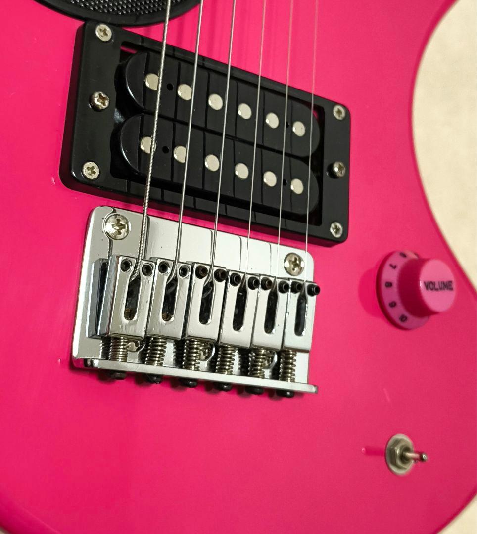 【美品！】ZO-3 パッションピンク アンプ内蔵ミニギター 専用ソフトケース付