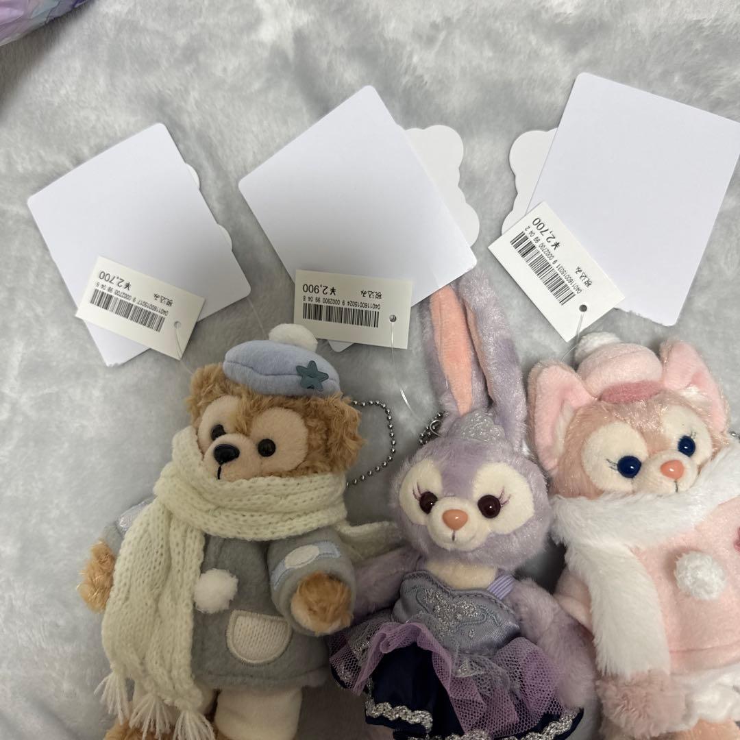 ダッフィーフレンズ　ダンシングスノーフレークス　ぬいぐるみバッジ