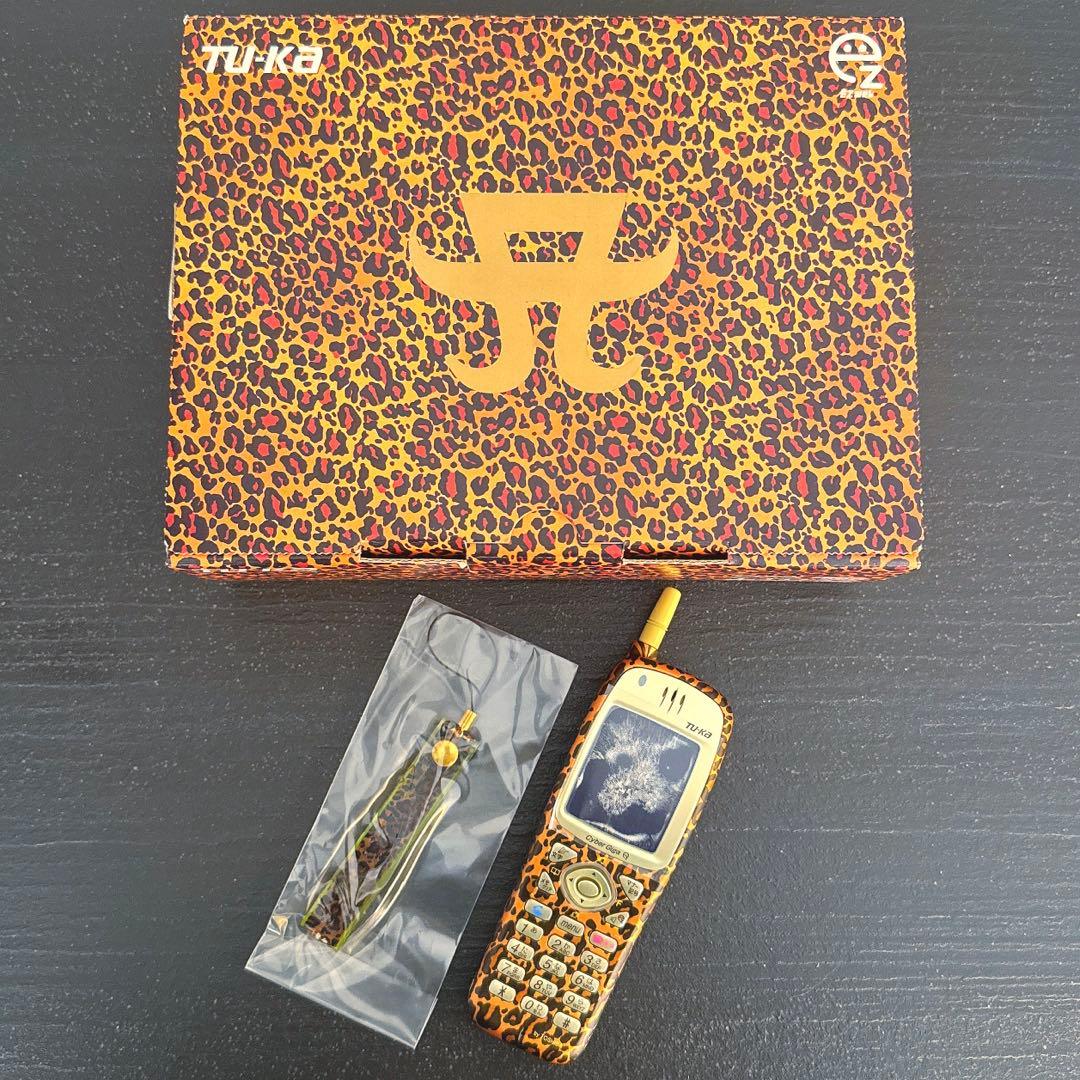 未使用品 浜崎あゆみ TU-KA ツーカー 携帯電話 動作確認済 ストラップ