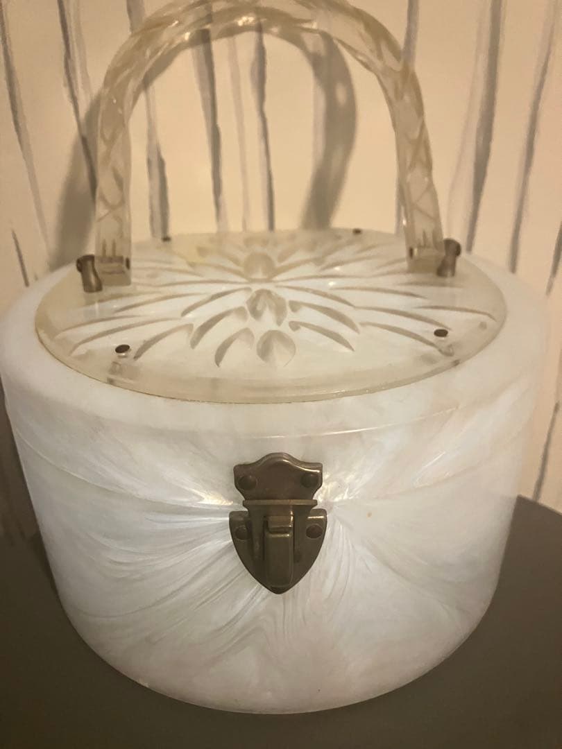 Vintage 1950s ルーサイトバッグ 乳白色マーブル